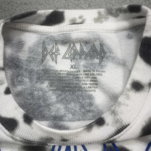 Def Leppard Sweatshirt Womens XL Music Band Tie Dye Boxy Cozy - Picture 3 of 11
